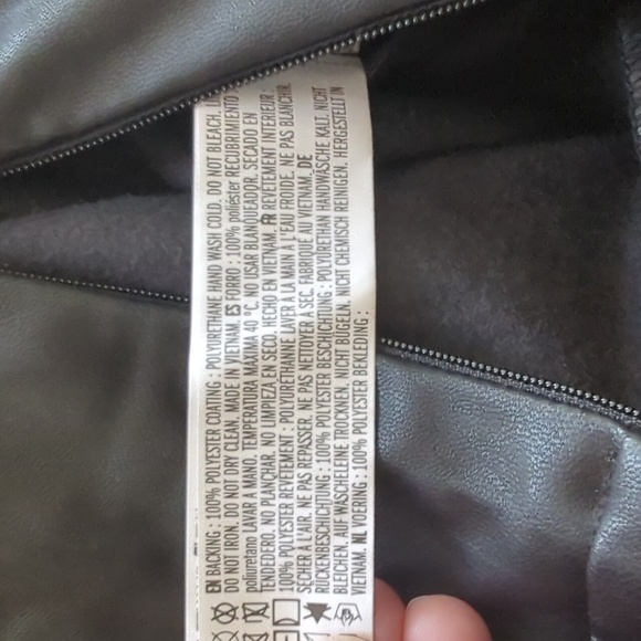 NWT Forever 21 vegan leather fringe skirt - Picture 4 of 5